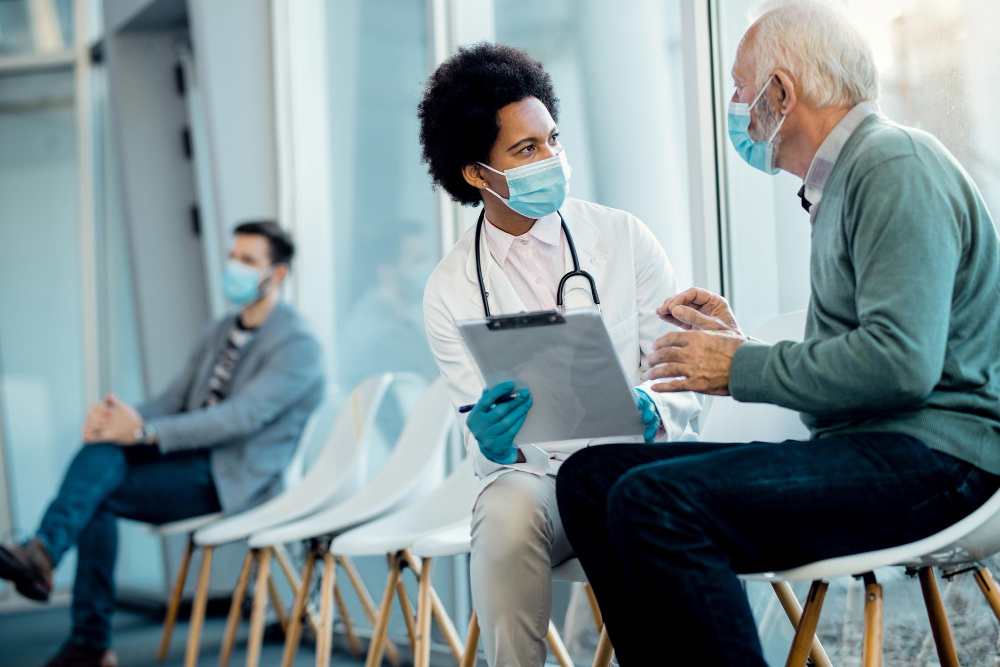 Médico residente em treinamento no hospital