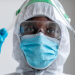 OMS declara surto grave de espécie rara do vírus Ebola como emergência internacional